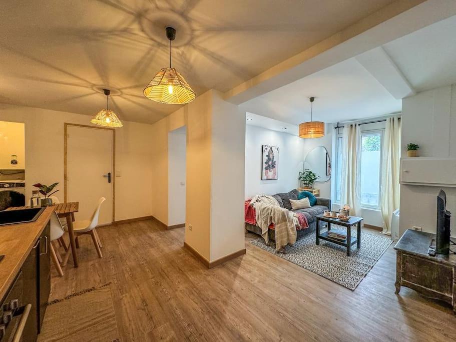 Apartamento Elegance Au Coeur De Tarbes Exterior foto