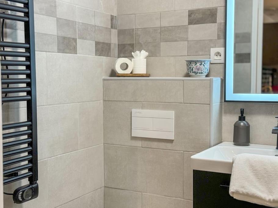 Apartamento Elegance Au Coeur De Tarbes Exterior foto